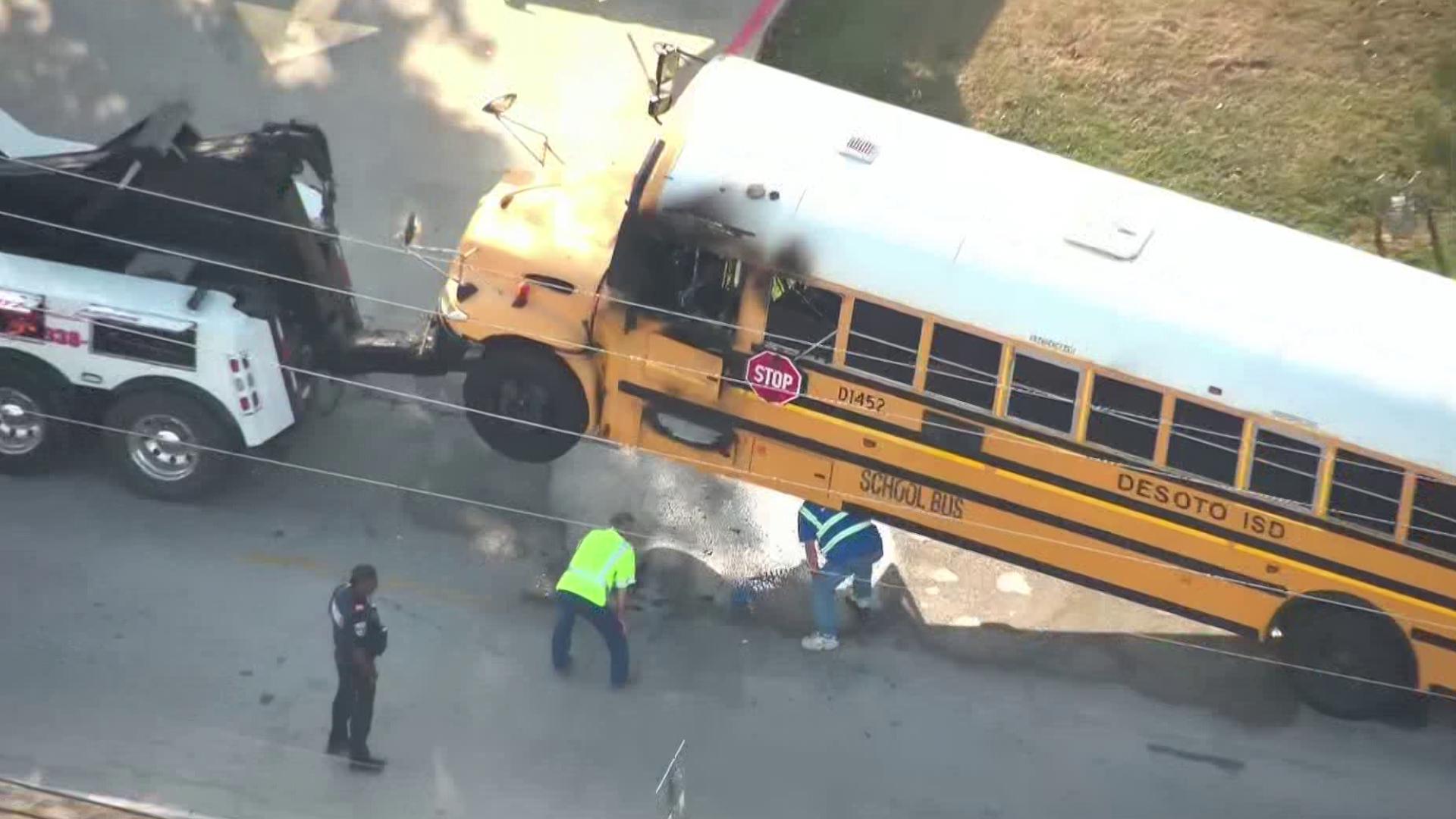 No injuries after a DeSoto ISD school bus catches fire | wfaa.com