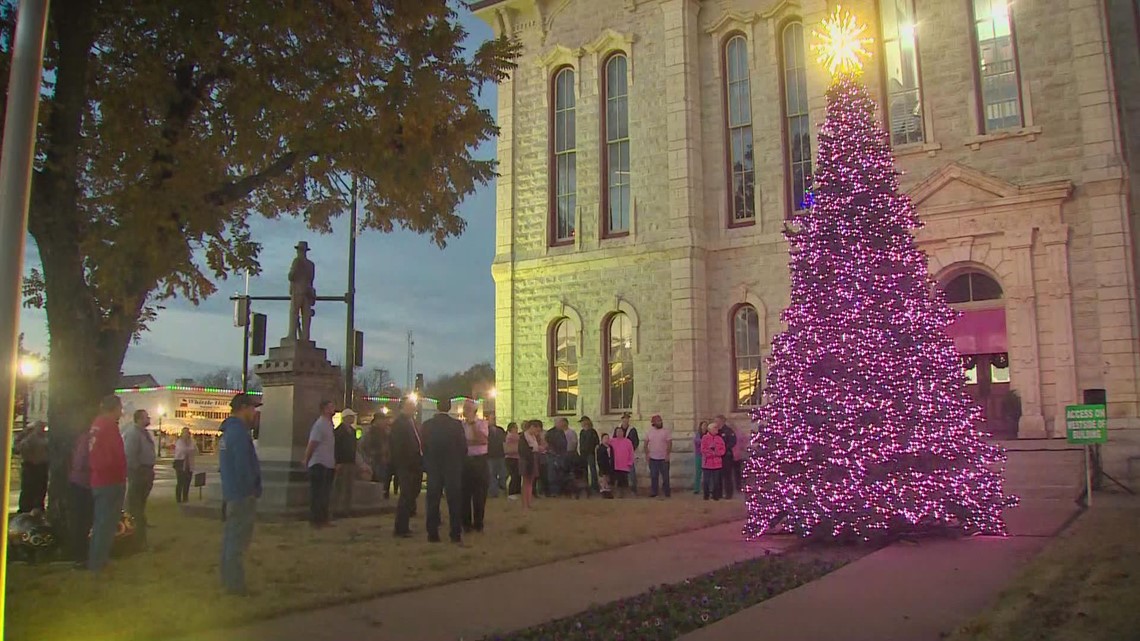 Weatherford community hosts vigils to honor Athena Strand - Vimarsana News