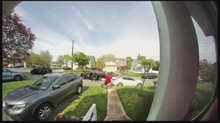 Viral video shows pizza delivery man trip suspect during police chase