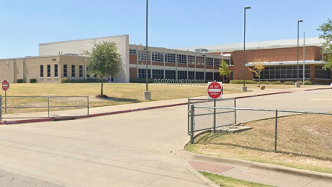 Dallas ISD renaming Kennedy Curry Middle School for Royce West | wfaa.com