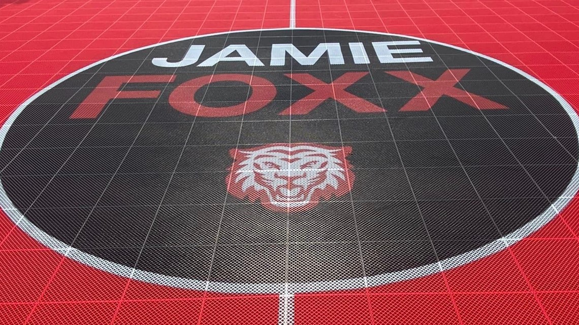 Jamie Foxx gifts basketball court to his hometown in Terrell wfaa com Jamie Foxx gifts basketball court to his hometown in Terrell wfaa com