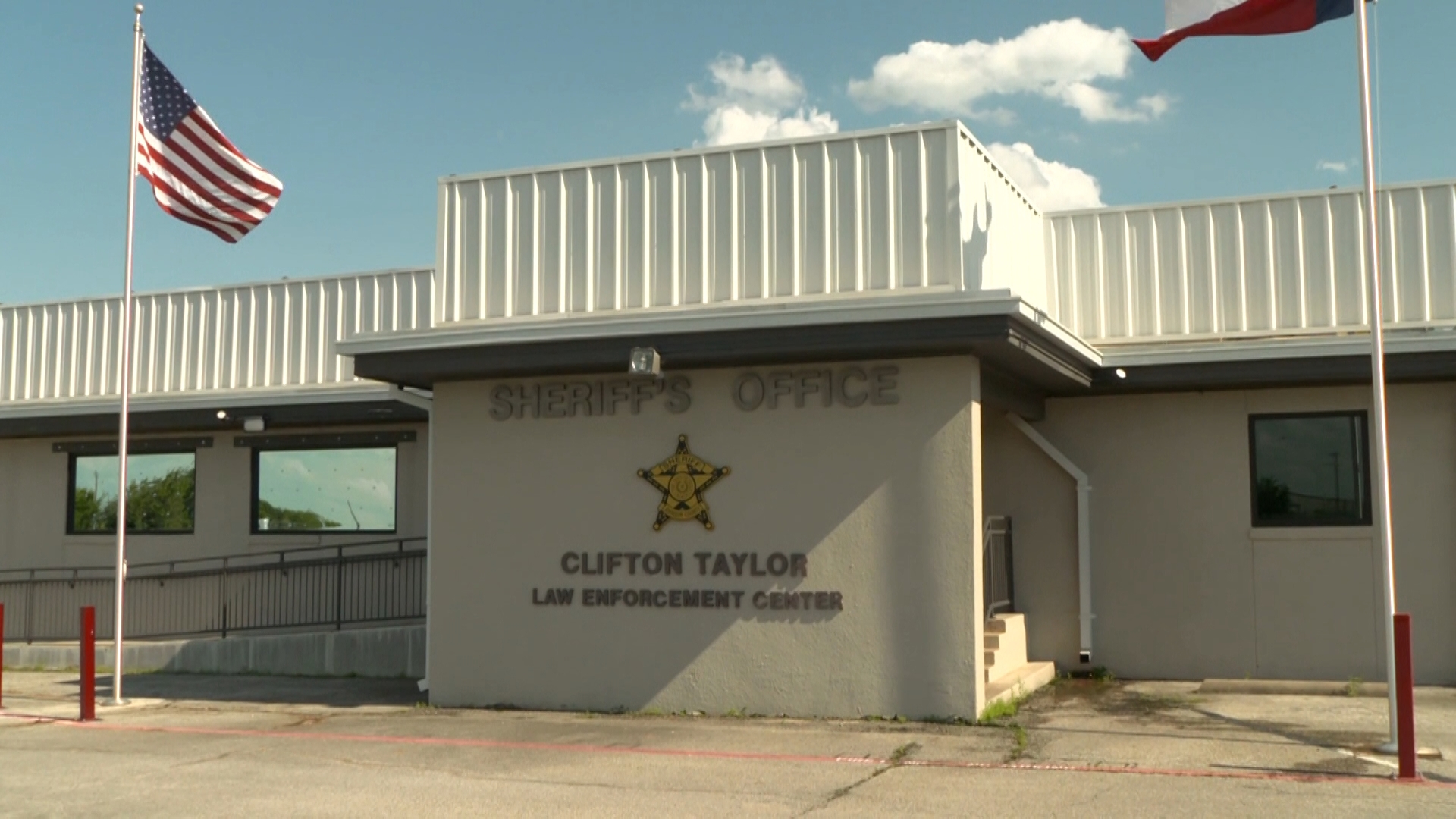 Chief deputy fired, forced to turn in badge days before testifying ...