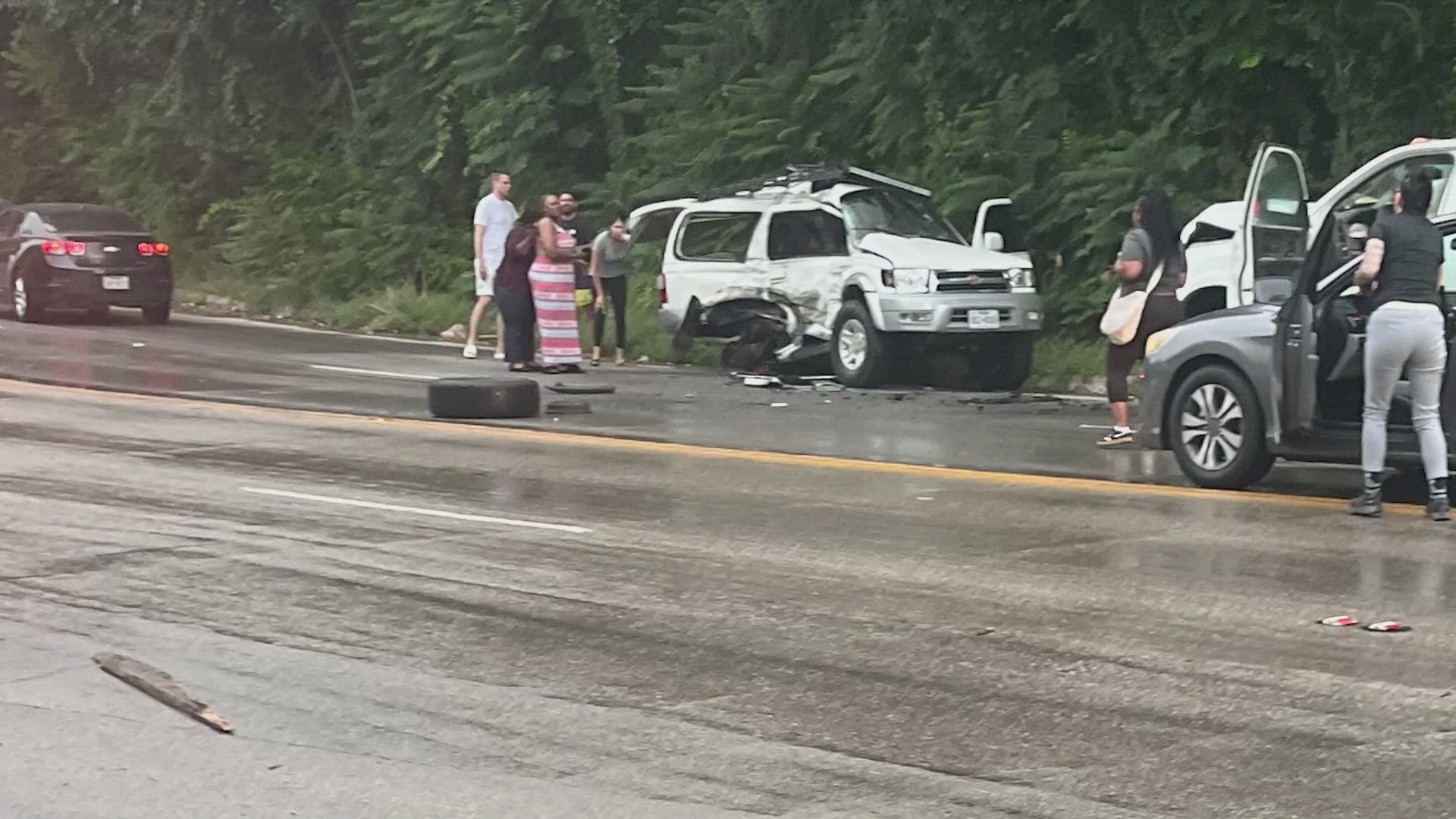 Witnesses say it happened on a slick road a few blocks from the Dallas Zoo. 