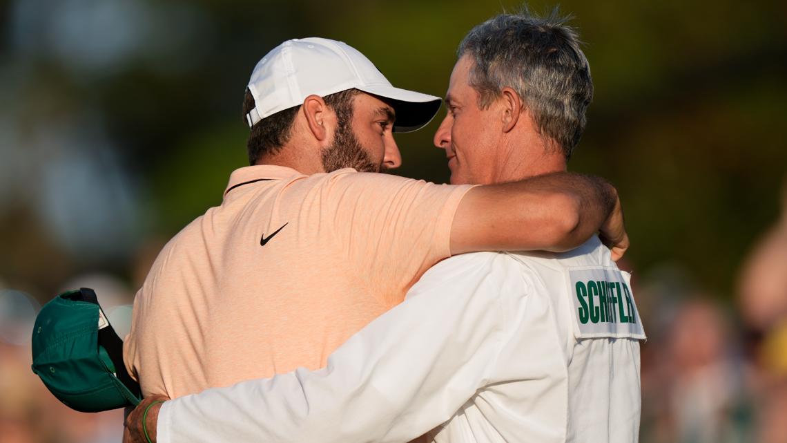 How much did Scottie Scheffler and caddie make at FedEx Cup win