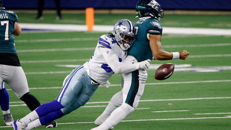 Dallas Cowboys defensive end Randy Gregory (94) waits for the snap during  the second half of an …