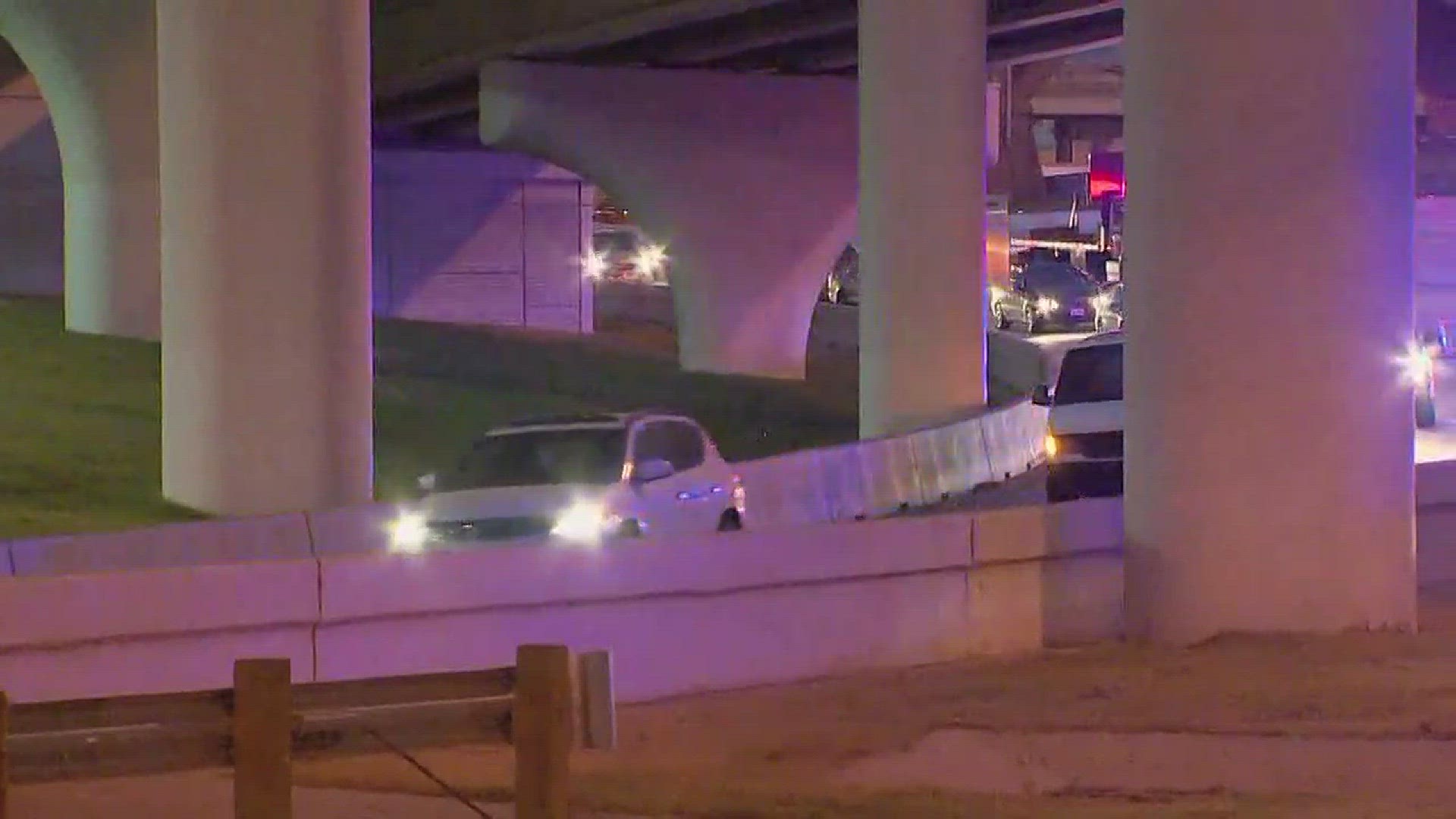 Multi-vehicle crash shuts down I-35E in downtown Dallas
