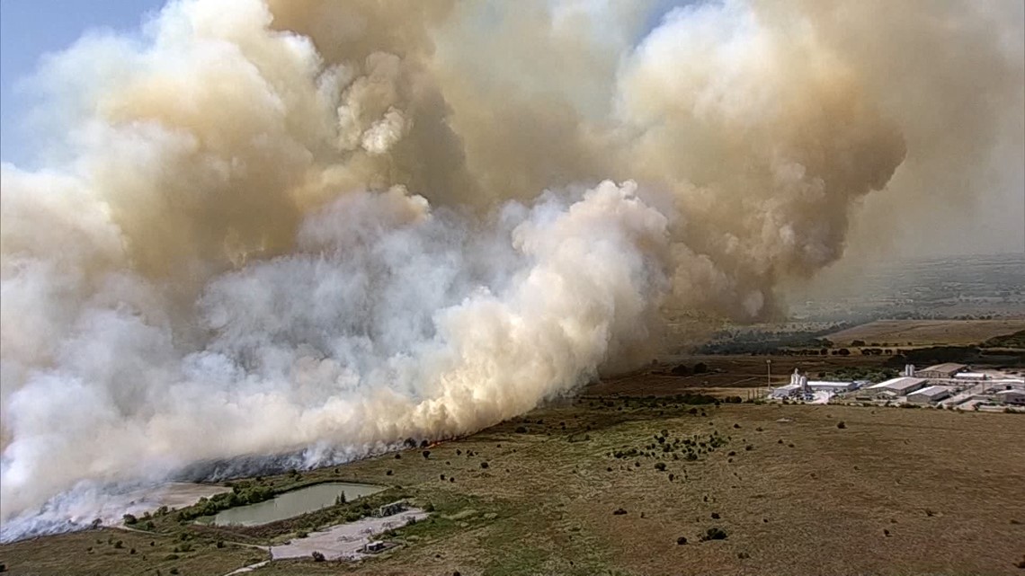 Fort Worth grass fire burning near Bonds Ranch and Saginaw