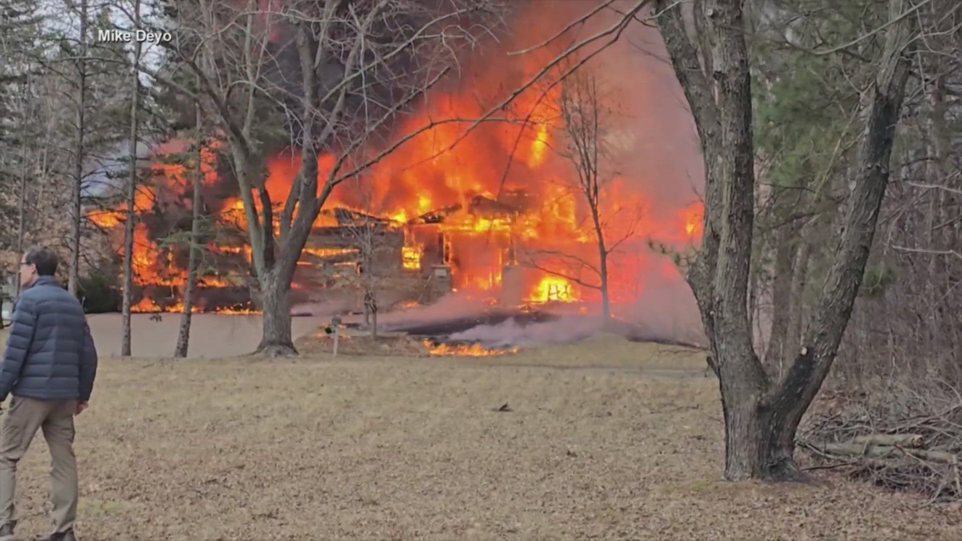 A small plane traveling from Iowa crashed in a Minneapolis, Minnesota, suburb this weekend.