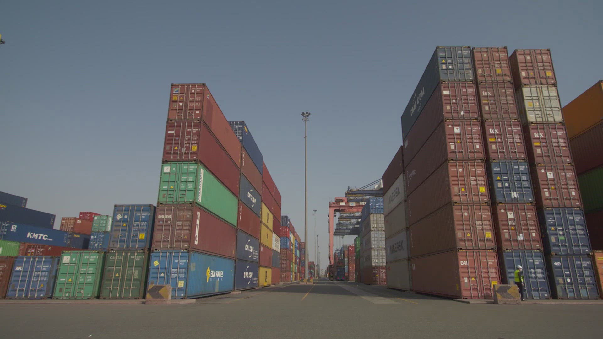 The retailers say they've shifted stock to U-S warehouses but could return to China shipping if the loophole returns.