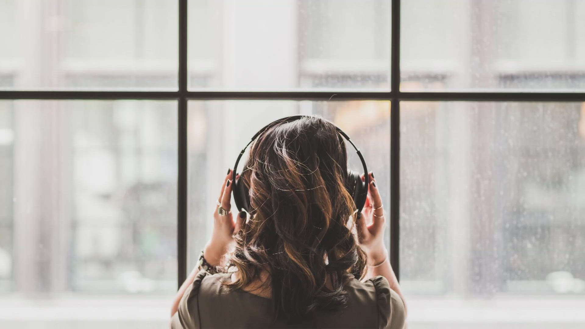Listening to pink noise could increase relaxation.