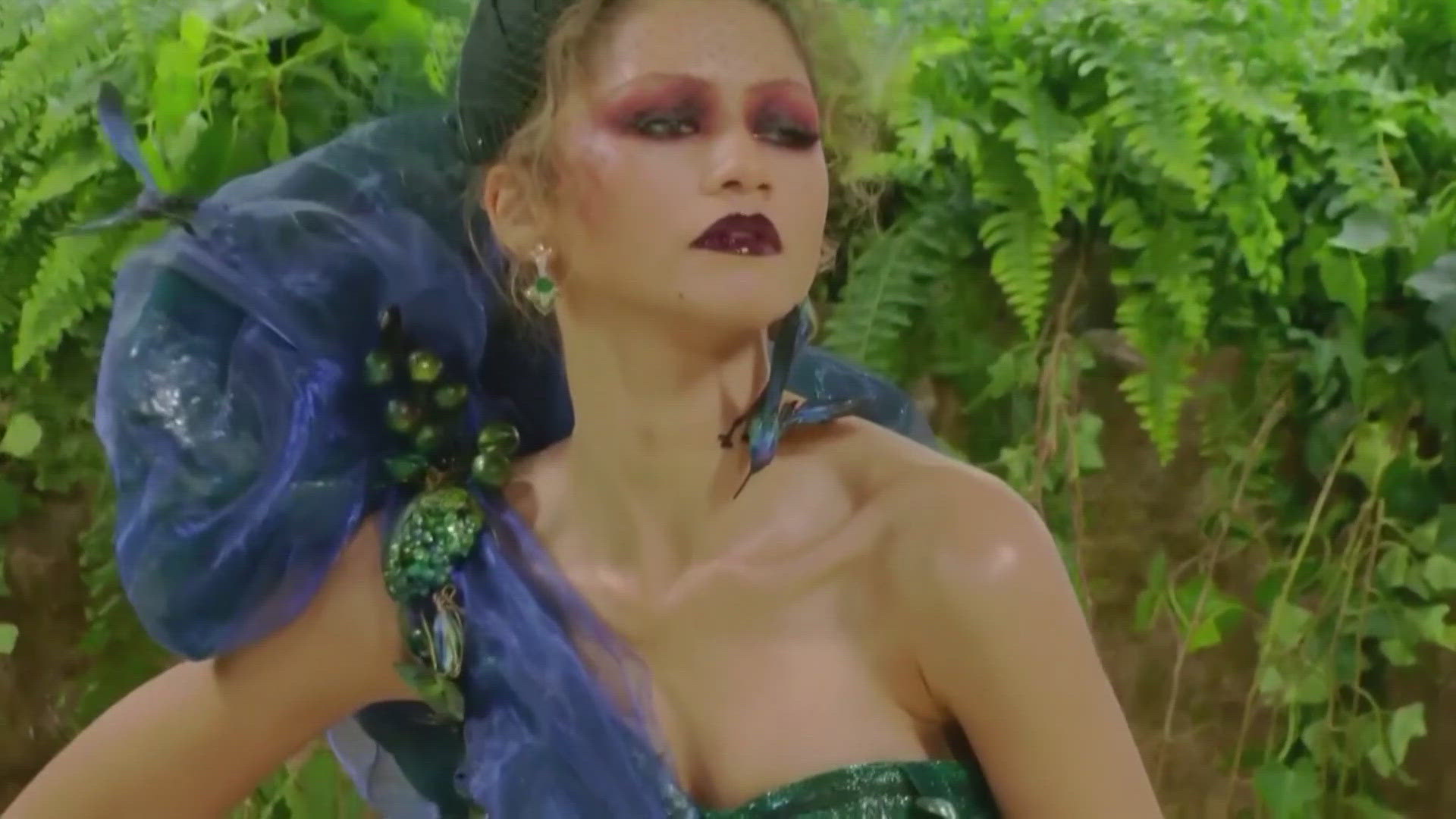 Celebrities dressed within the theme "Garden of Time."