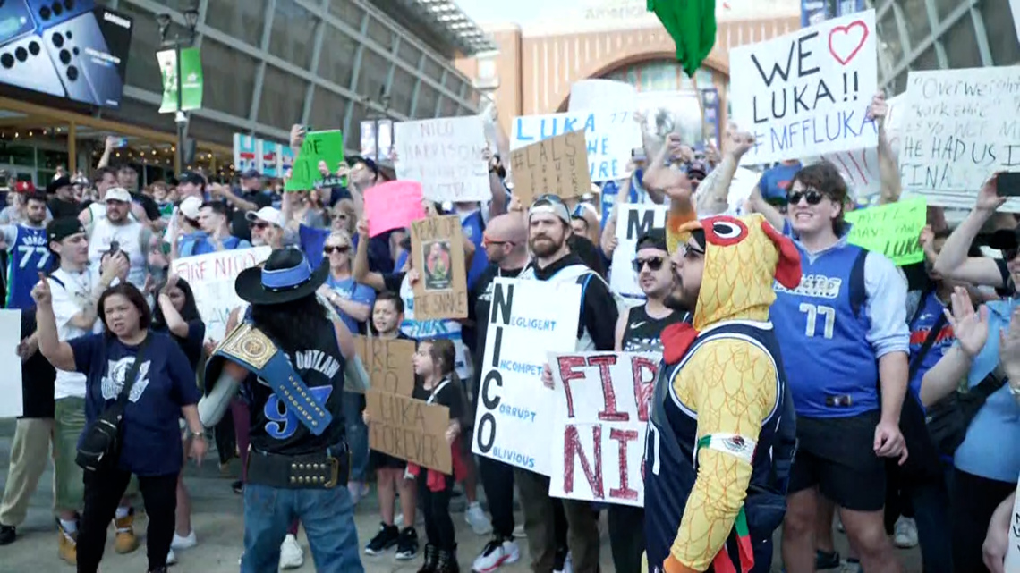 Fans protest Luka Doncic trade outside AAC ahead of Mavs-Rockets game