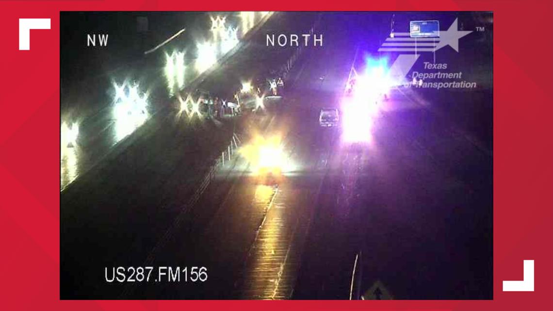 Crash shuts down U.S. 287 near I-35W in Fort Worth