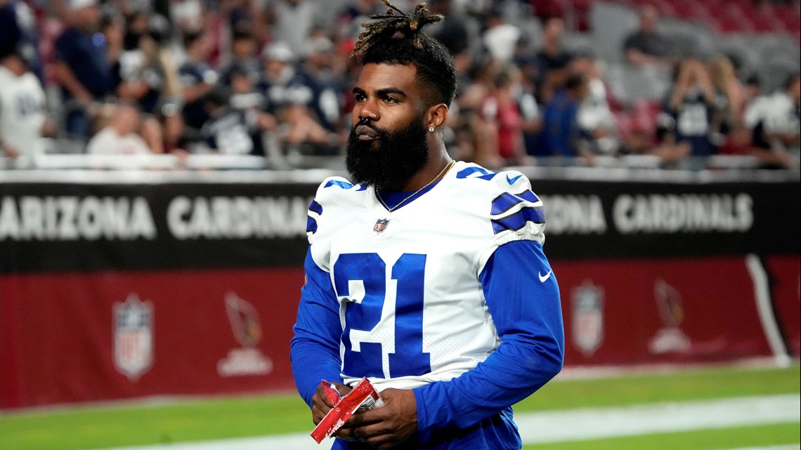 2021 Absolute Football #50 Ezekiel Elliott Dallas Cowboys