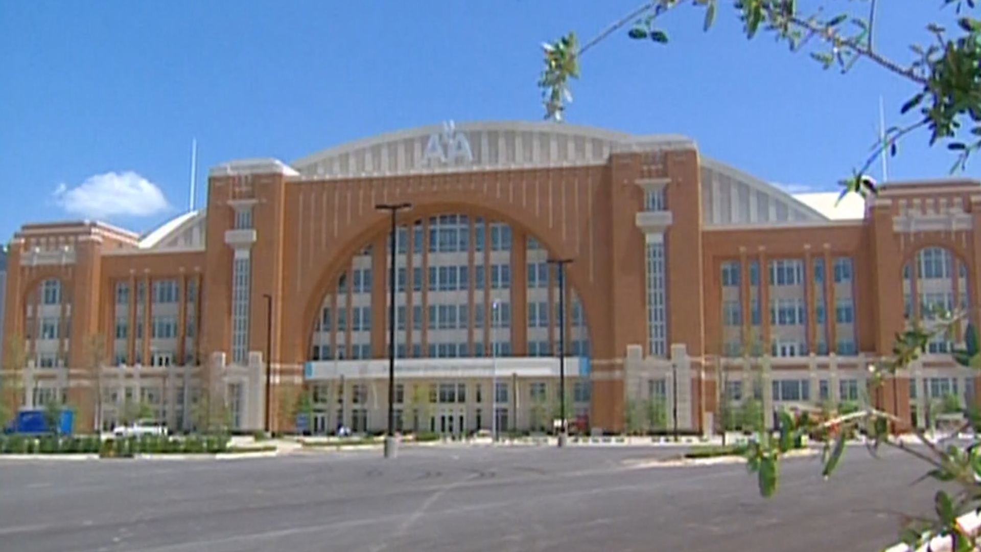 Watch coverage from WFAA of the construction of the American Airlines Center in Dallas, Texas. Construction began in 1999 and finished in 2001.