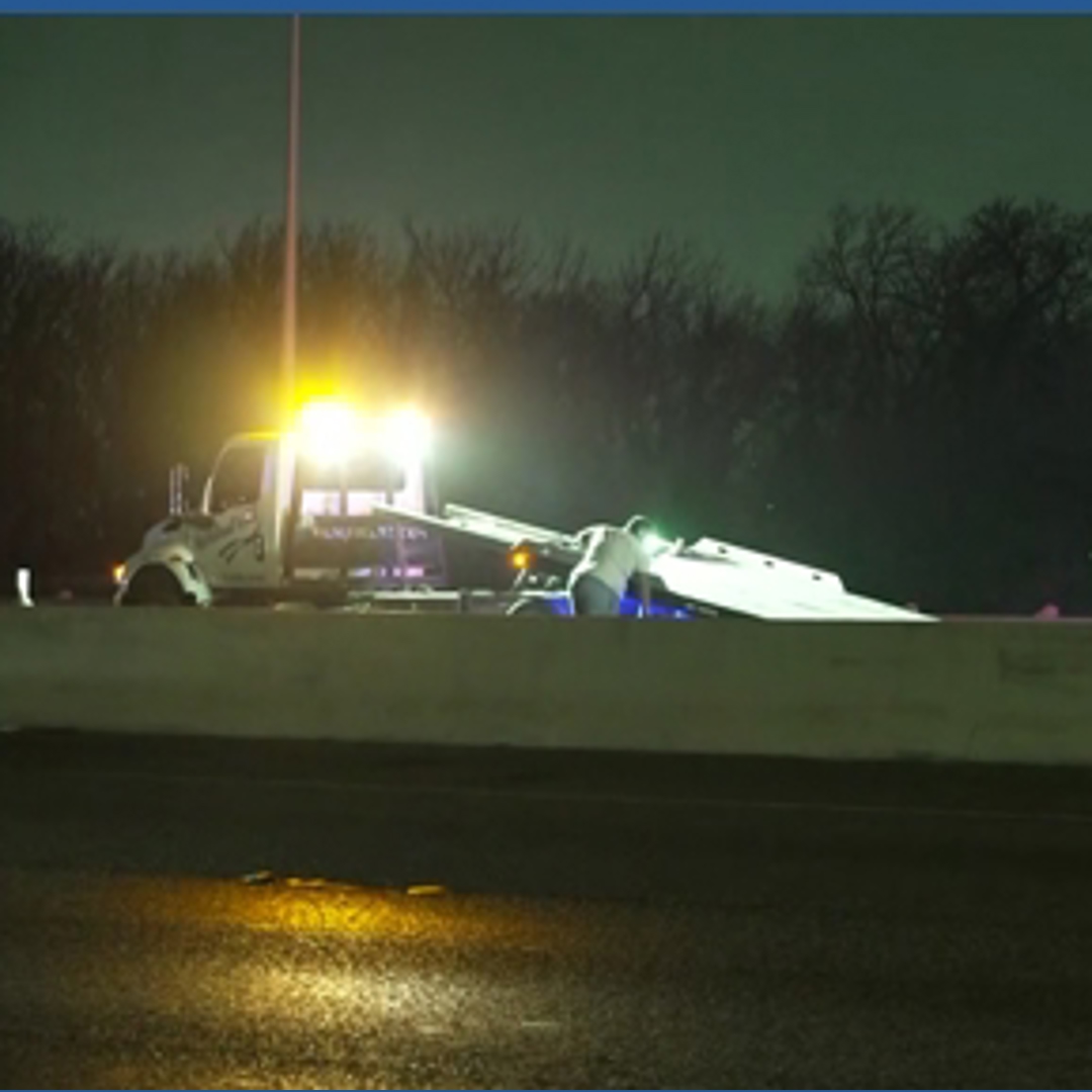 Fatal crash closes all southbound lanes of I-35E just south of Valley ...