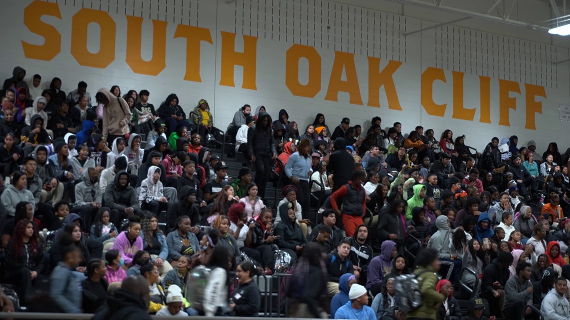 Dallas ISD DLeague athletes start 2023 basketball season