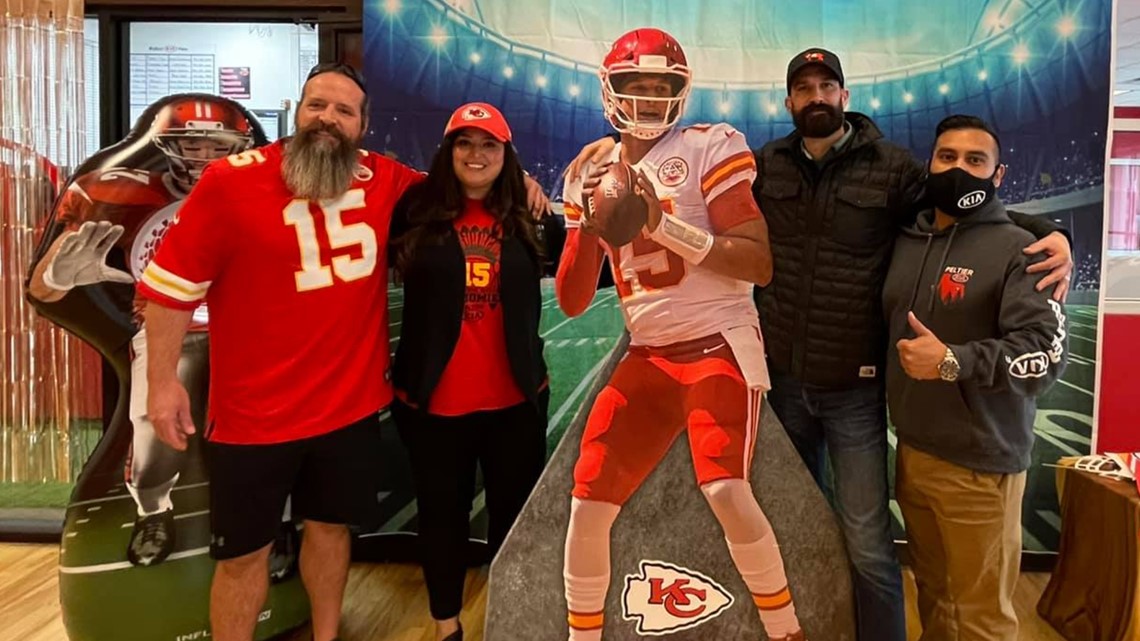 We are so proud:' Whitehouse residents support hometown hero Mahomes