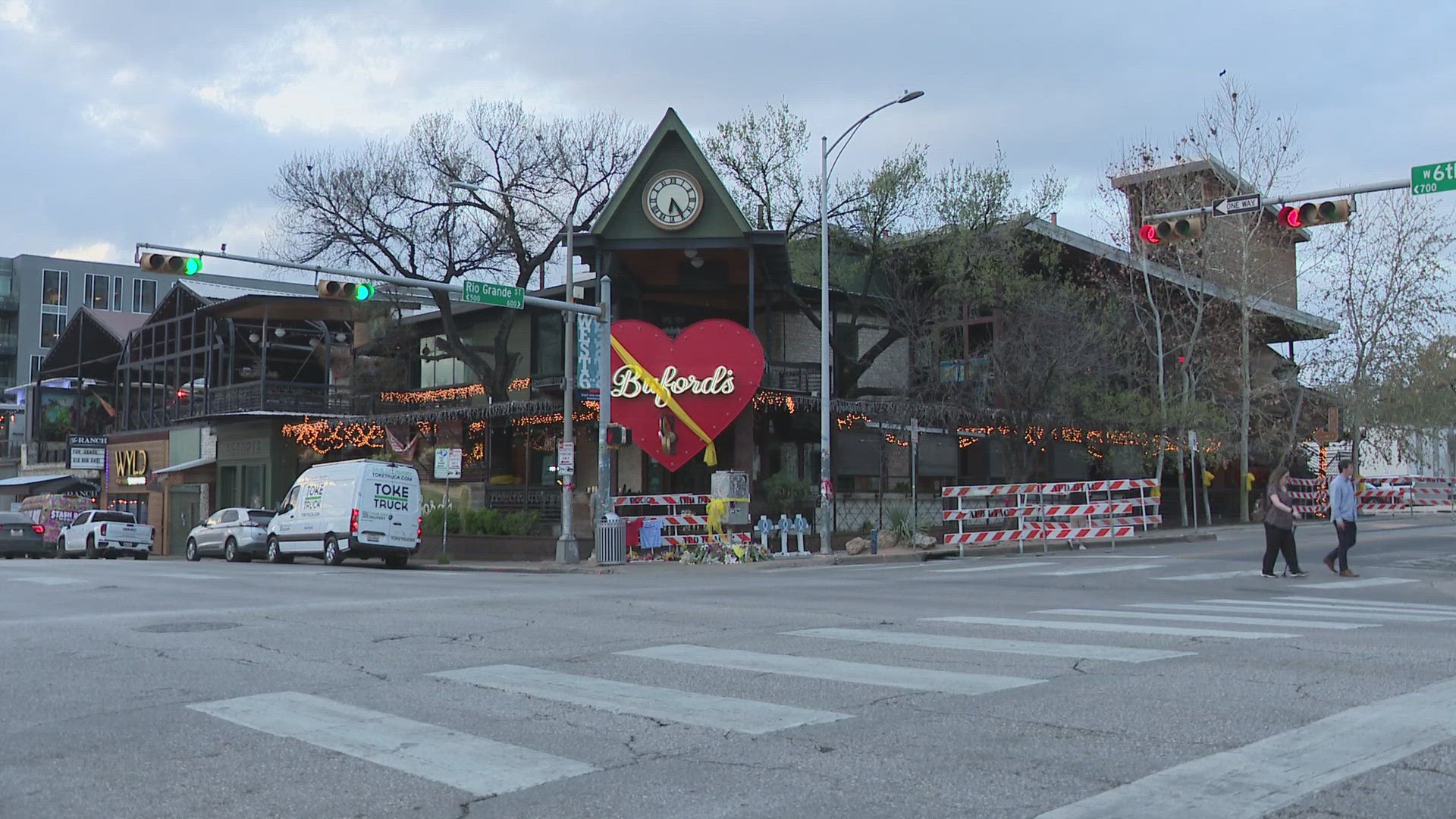 Austin bar set to reopen Friday following mass shooting | wfaa.com