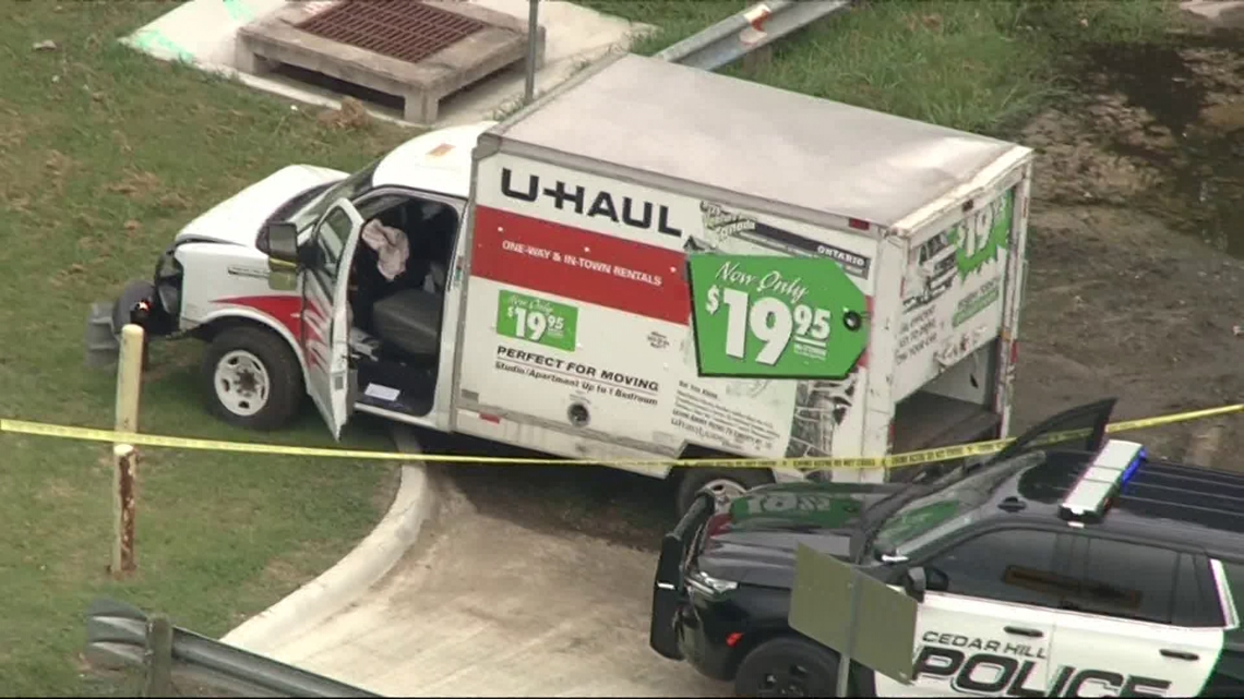 Suspect shot by Cedar Hill officer after pursuit into Dallas, police say