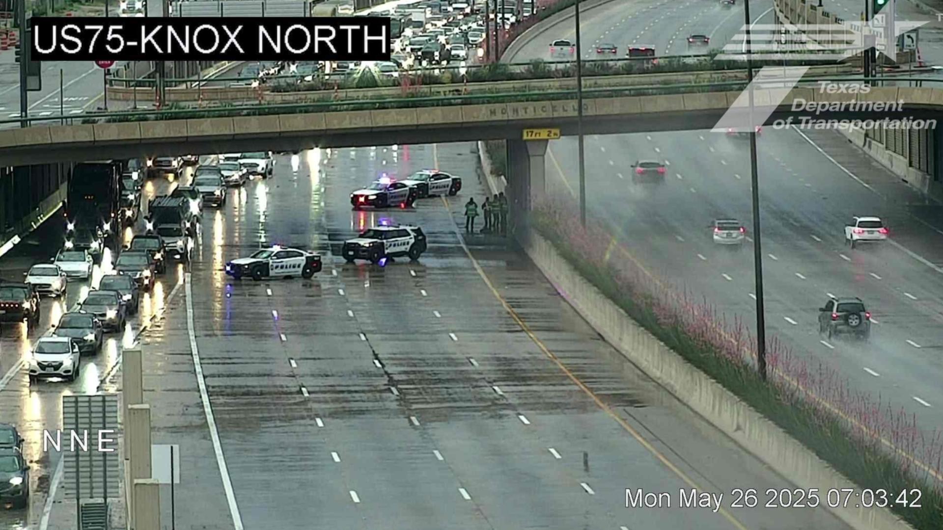 Dallas, Texas 4-vehicle crash shuts down U.S. 75 southbound | wfaa.com