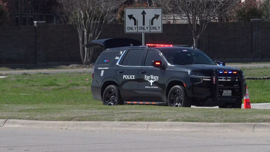 Police: Man shot by Fort Worth officer after ‘reaching for a gun in his waistband’