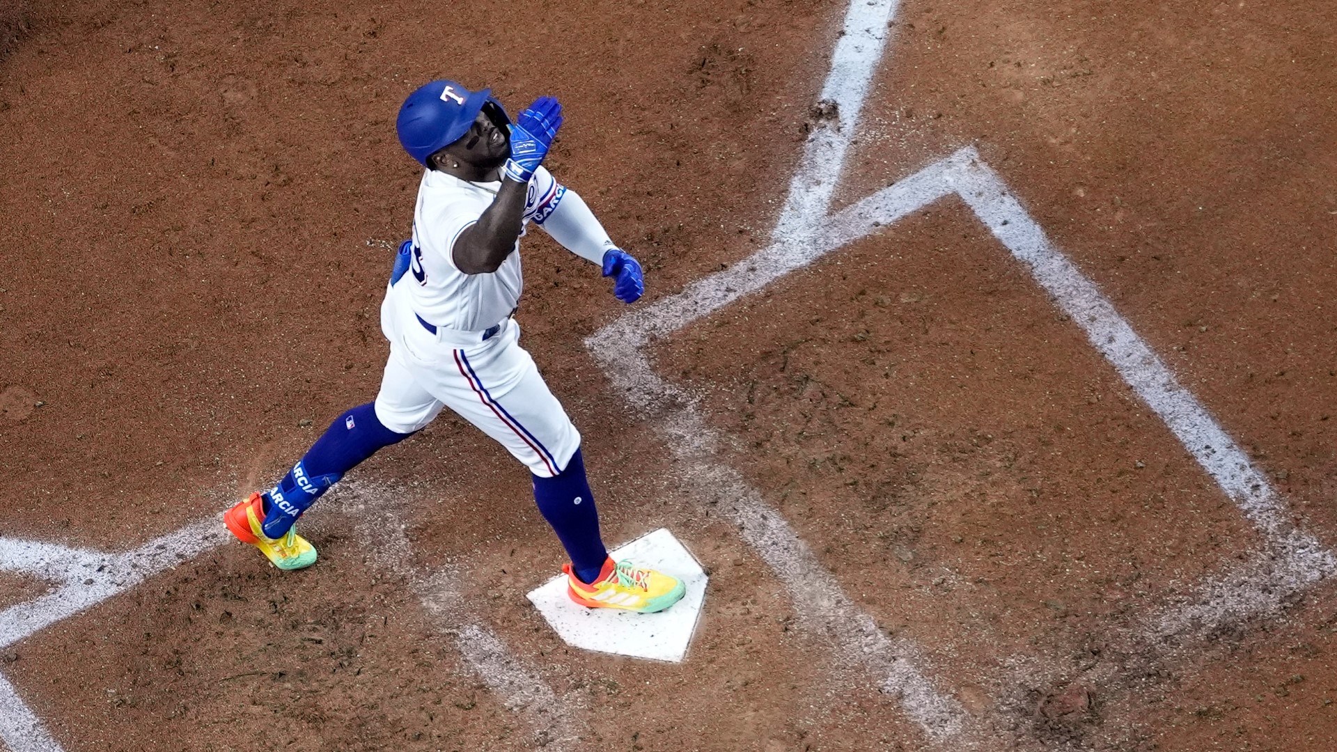 ALCS: Rangers Lose 10-3 In Game 4, Astros Tie Series At 2-2 | Wfaa.com