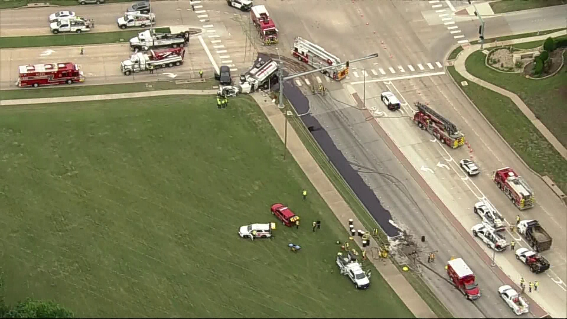 Cleanup underway after oil tanker crash in West Plano | wfaa.com