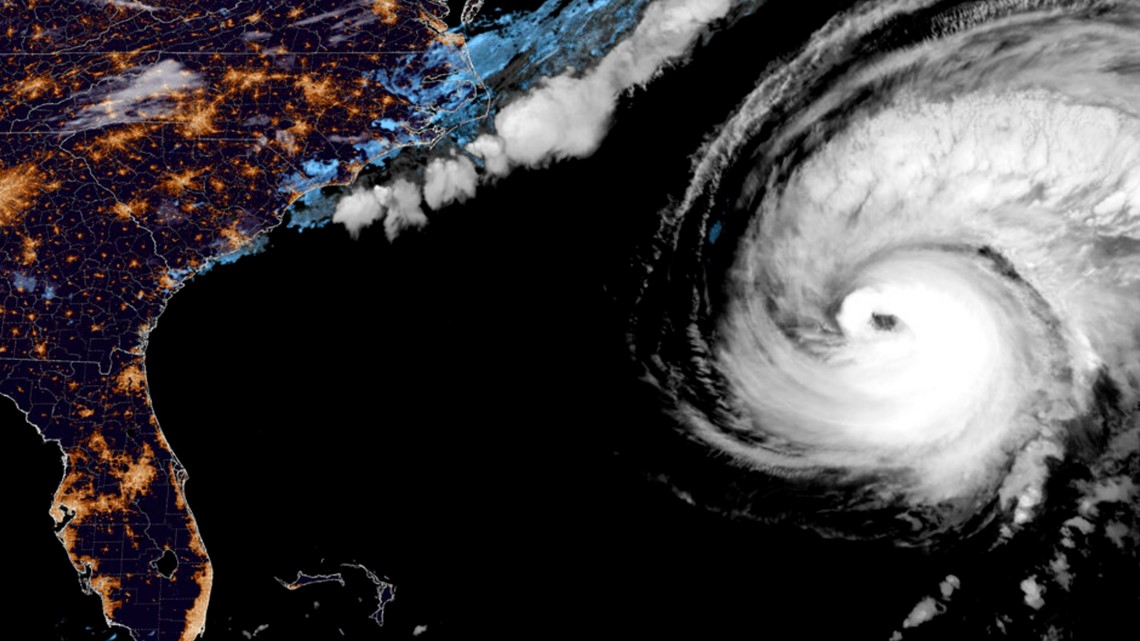 Hurricane Fiona roars past Bermuda, heads toward Canada - Vimarsana News