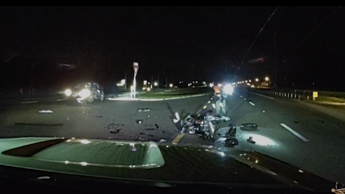 Charlotte County deputy saves baby's life after deadly crash | wfaa.com