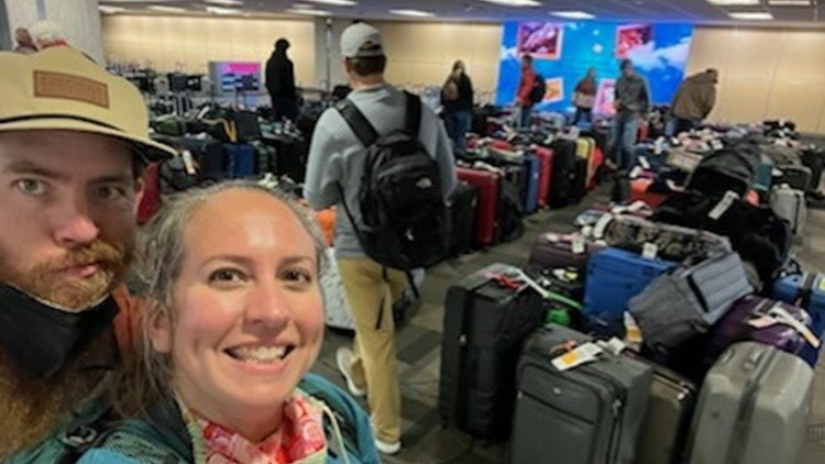 Tampa teacher helps find passengers' missing luggage by texting numbers on tags