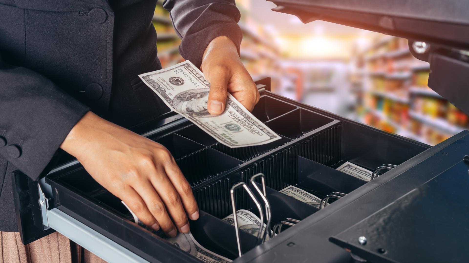 wfaa.com - Katrina Morgan - Gas prices fall for second day as Iran ceasefire eases oil pressure