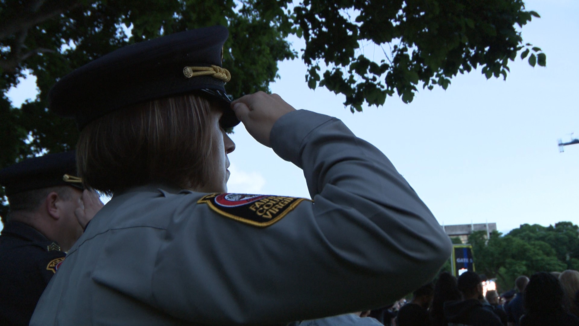 Thousands gather to honor fallen law enforcement | wfaa.com